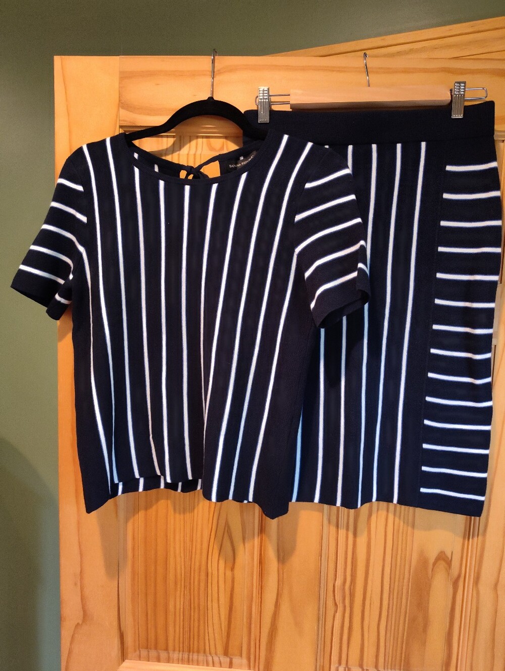 Banana Republic Short Sleeve Striped Sweater Skirt Set S